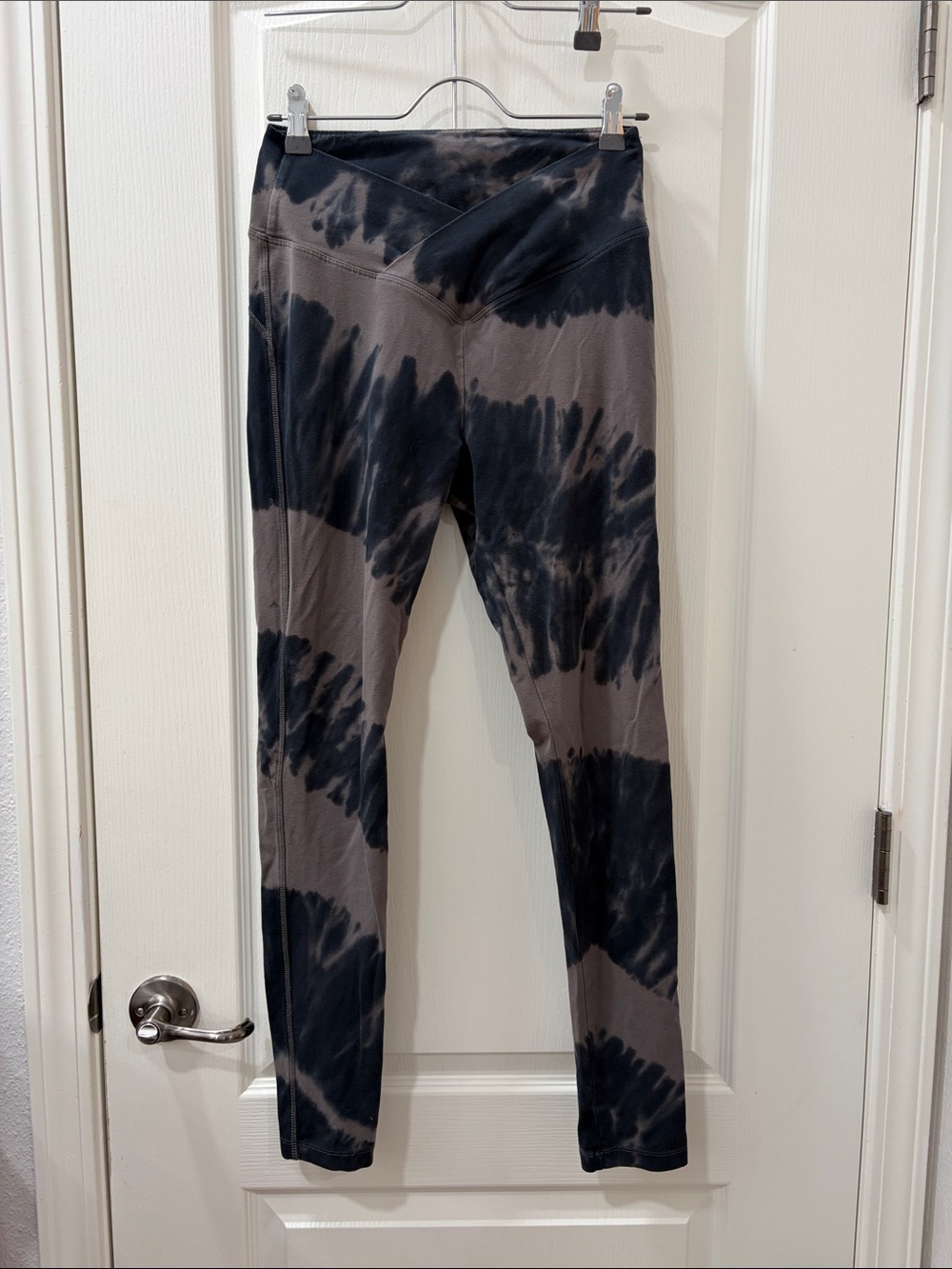 PINK Victoria's Secret Black and Gray Tie-Dye High-Waist Leggings
